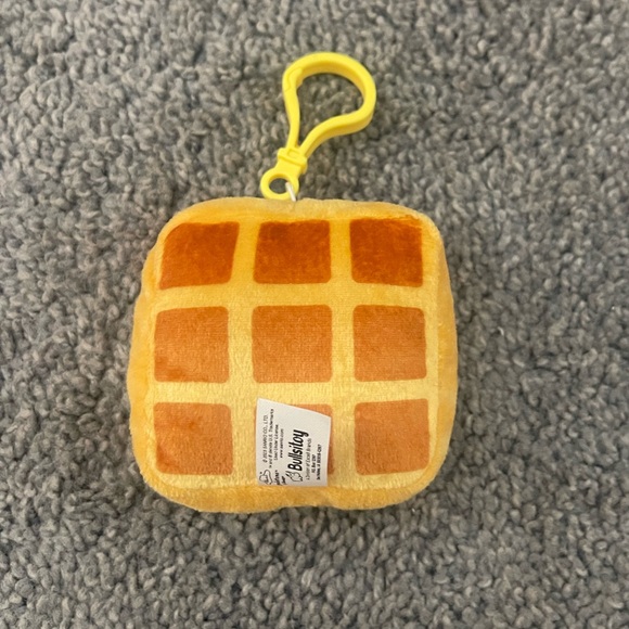 Gudetama Pancake Keychain - Picture 2 of 2